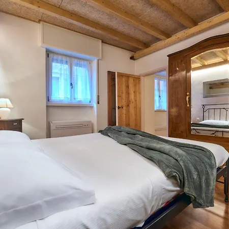Casa “la Contrada” بيت للعطل فارينا