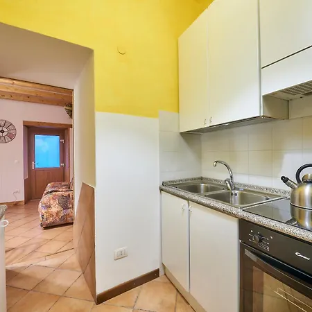 Casa “la Contrada” بيت للعطل